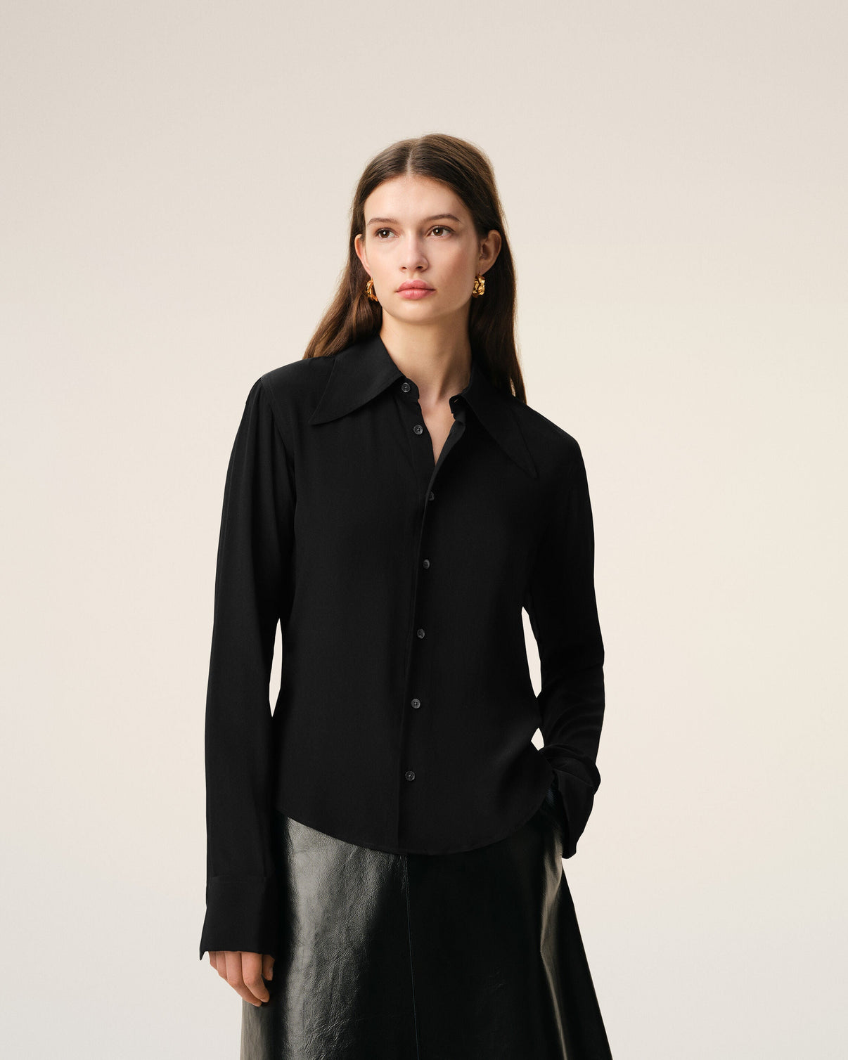 Black Blended Silk Sharp Collar Adjusted Shirt