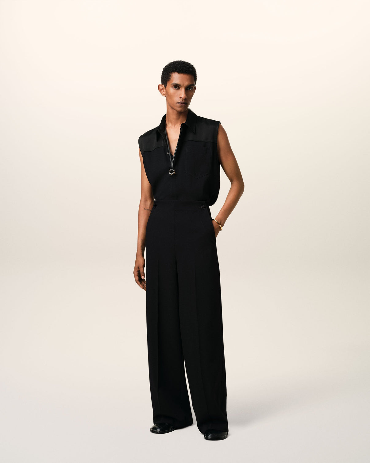 Black Contrasted Top Sleeveless Shirt