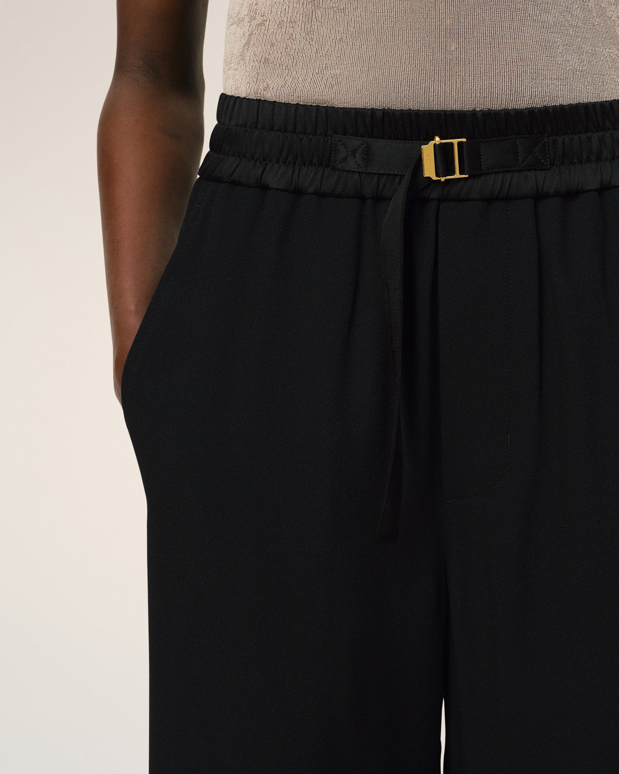 Black Large Fit Elasticated Short