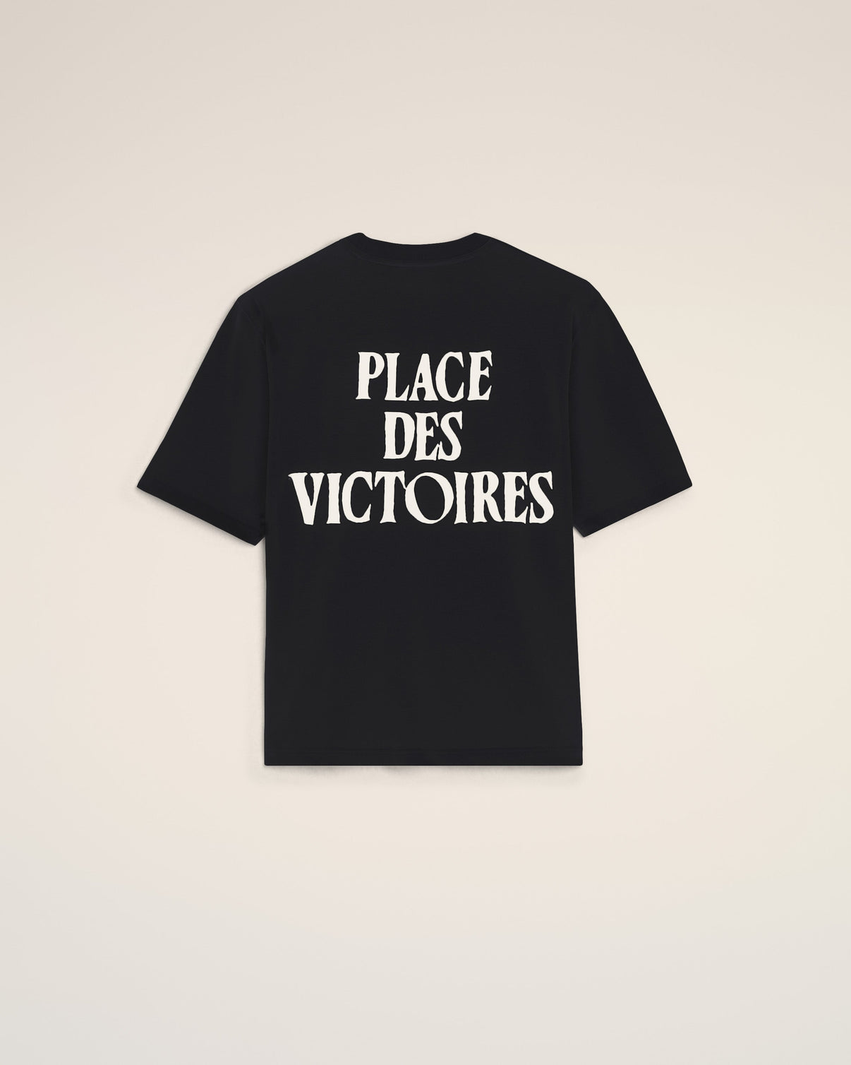 Black t-shirt and "Place des Victoires" print on the back