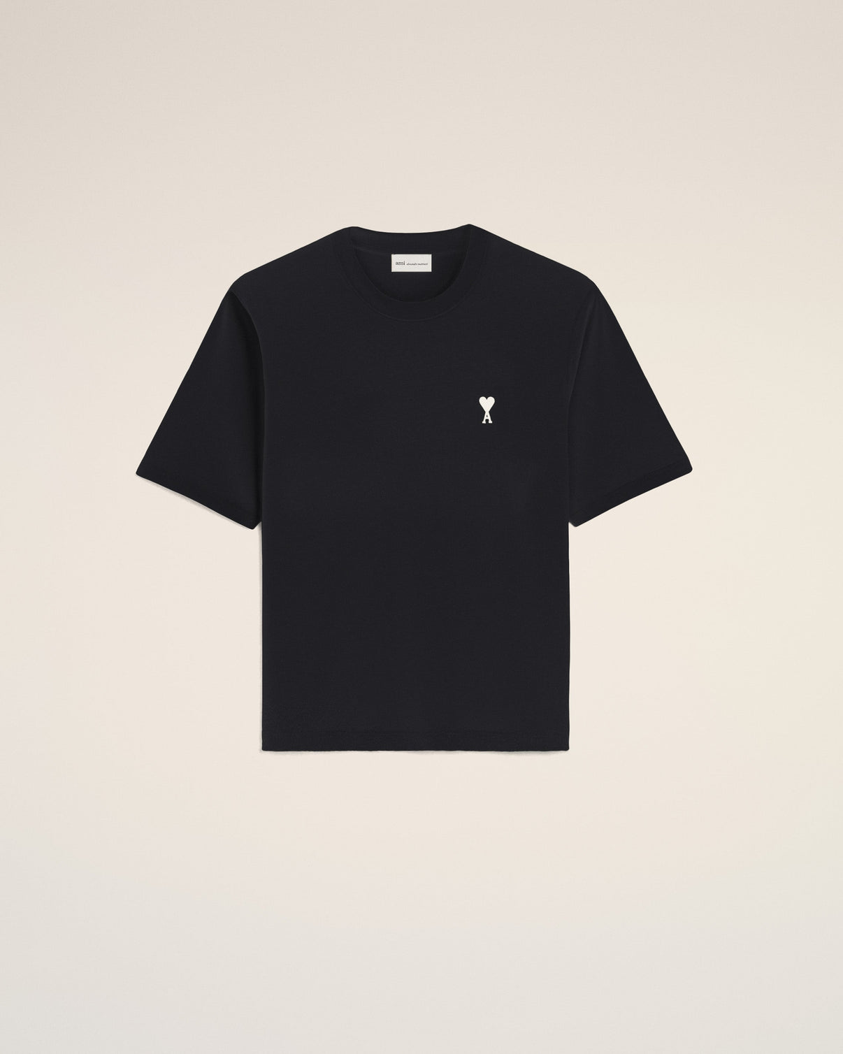 Black t-shirt and "Place des Victoires" print on the back