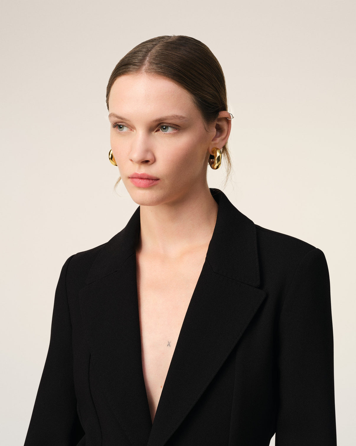 Black Wool Two Buttons Fitted Jacket