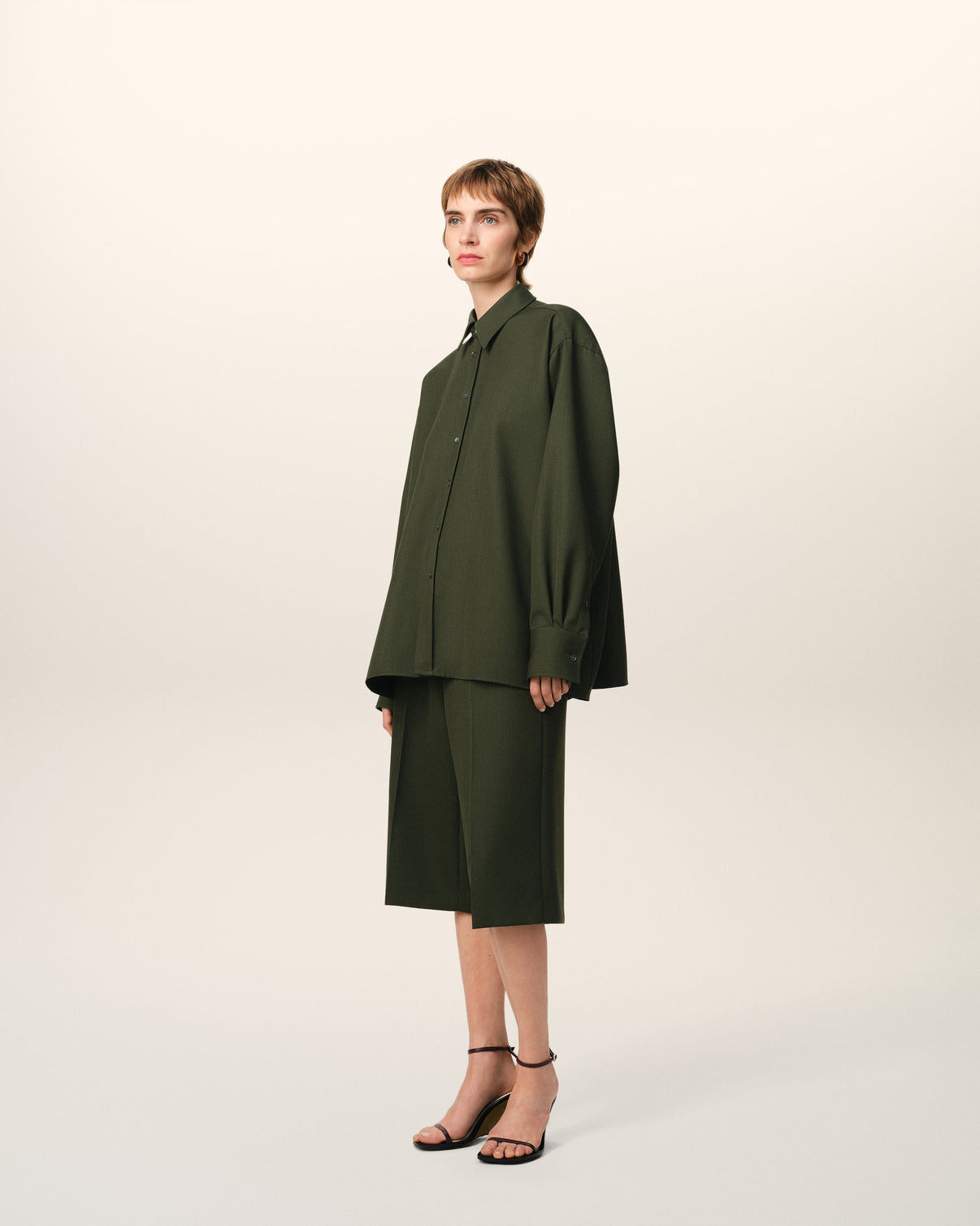 Green Wool Back Slit Loose Shirt