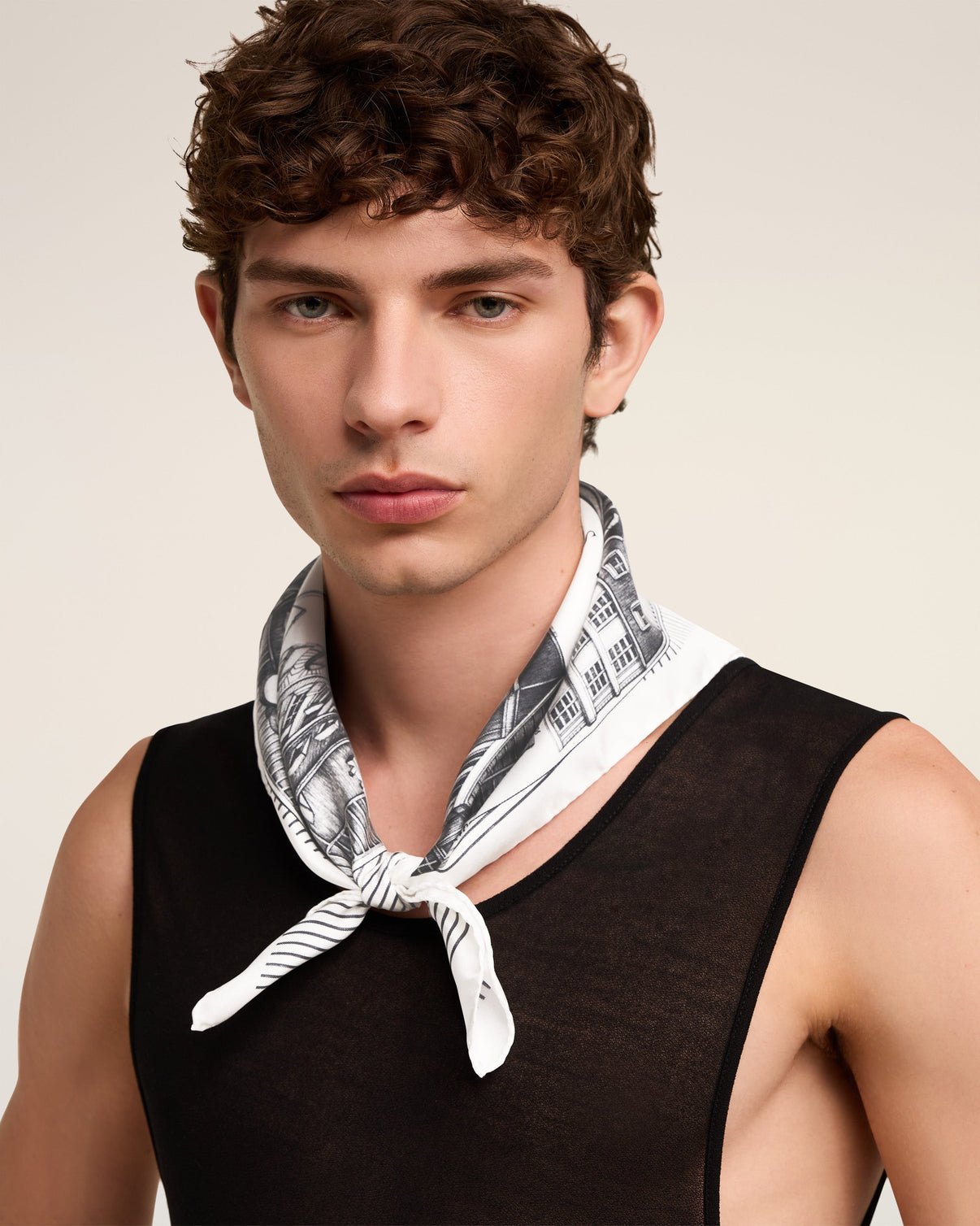 Place Des Victoires Scarf