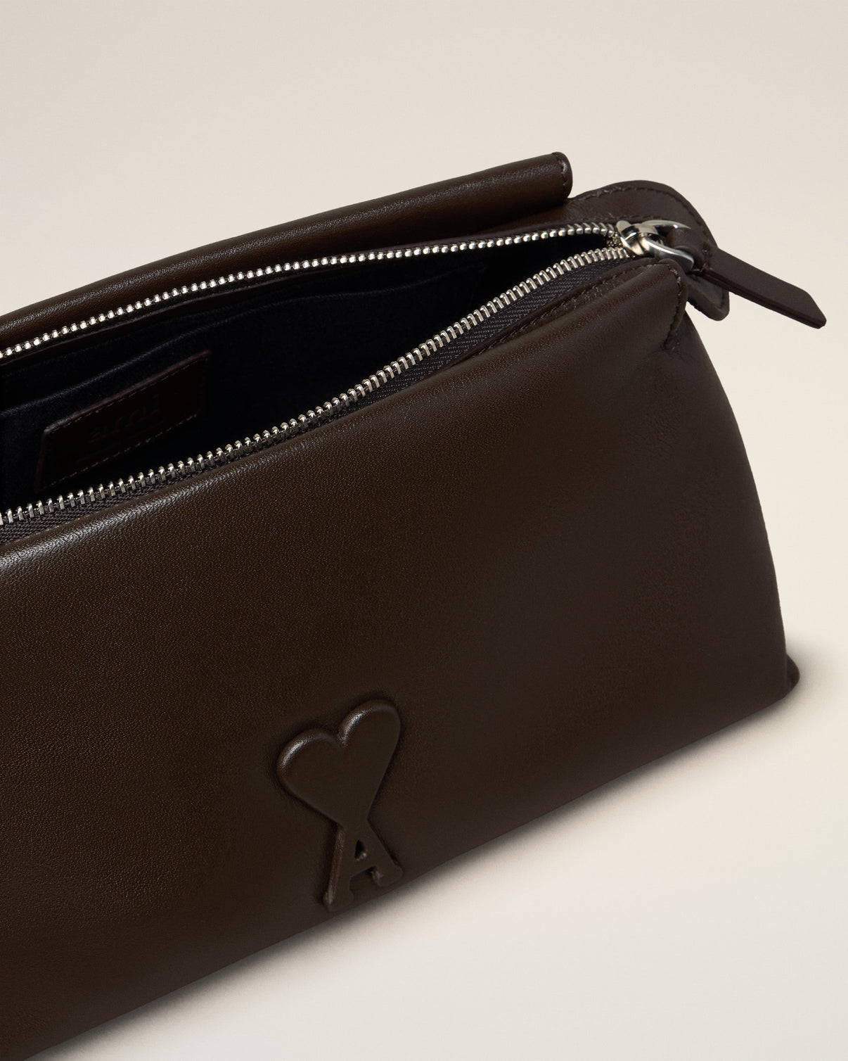 Voulez-Vous Pouch