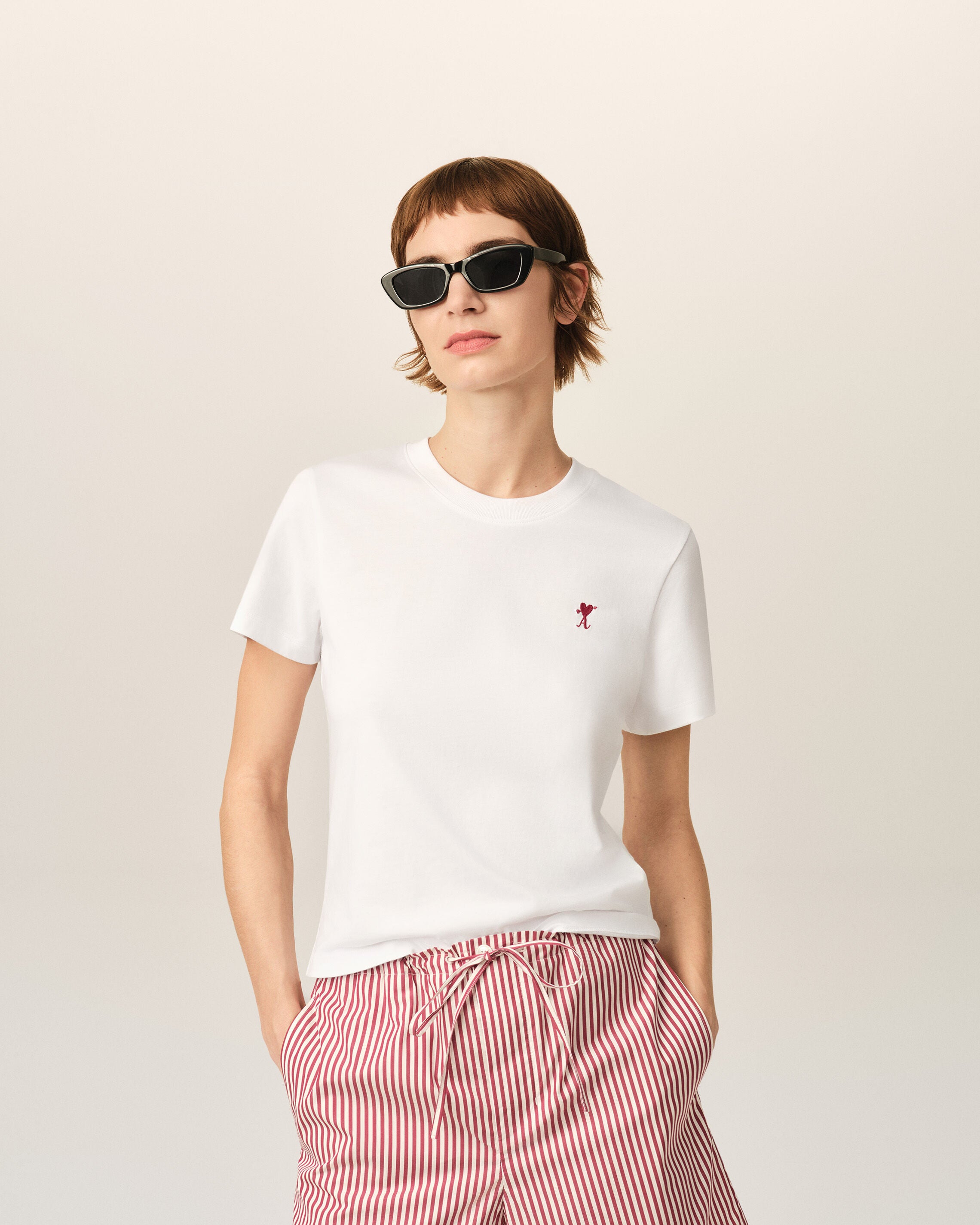 White cotton t-shirt with heart arrow
