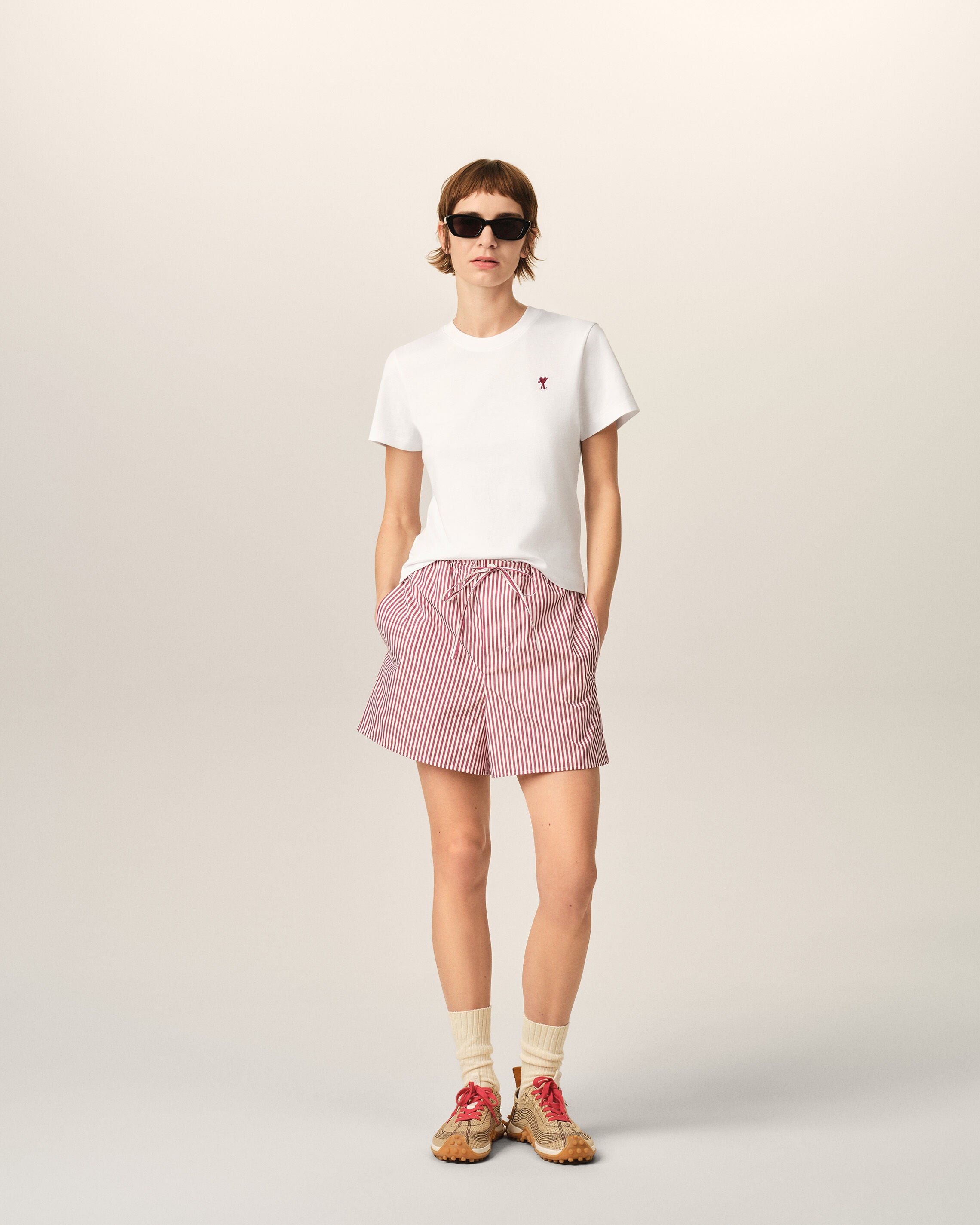 White cotton t-shirt with heart arrow