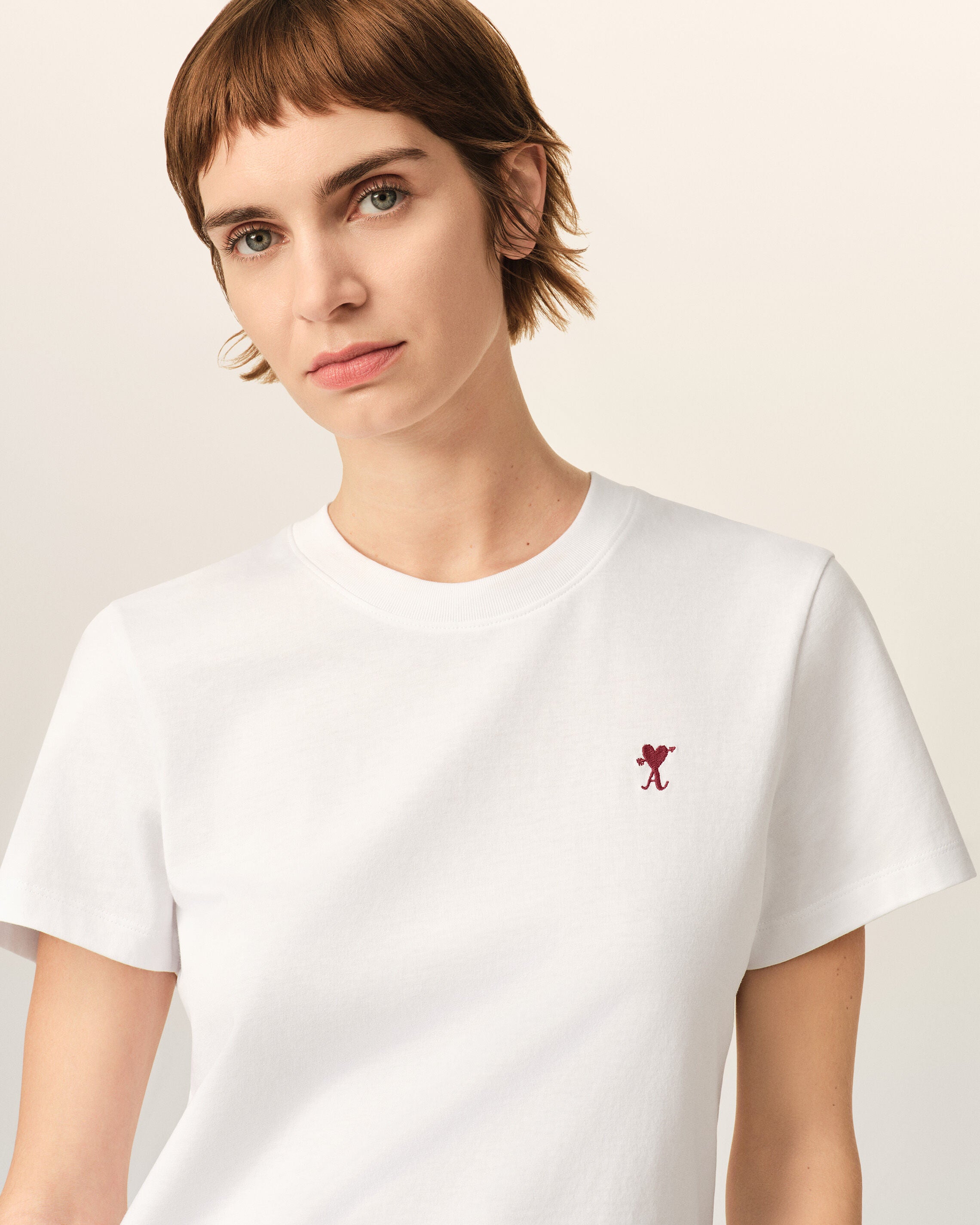 White cotton t-shirt with heart arrow