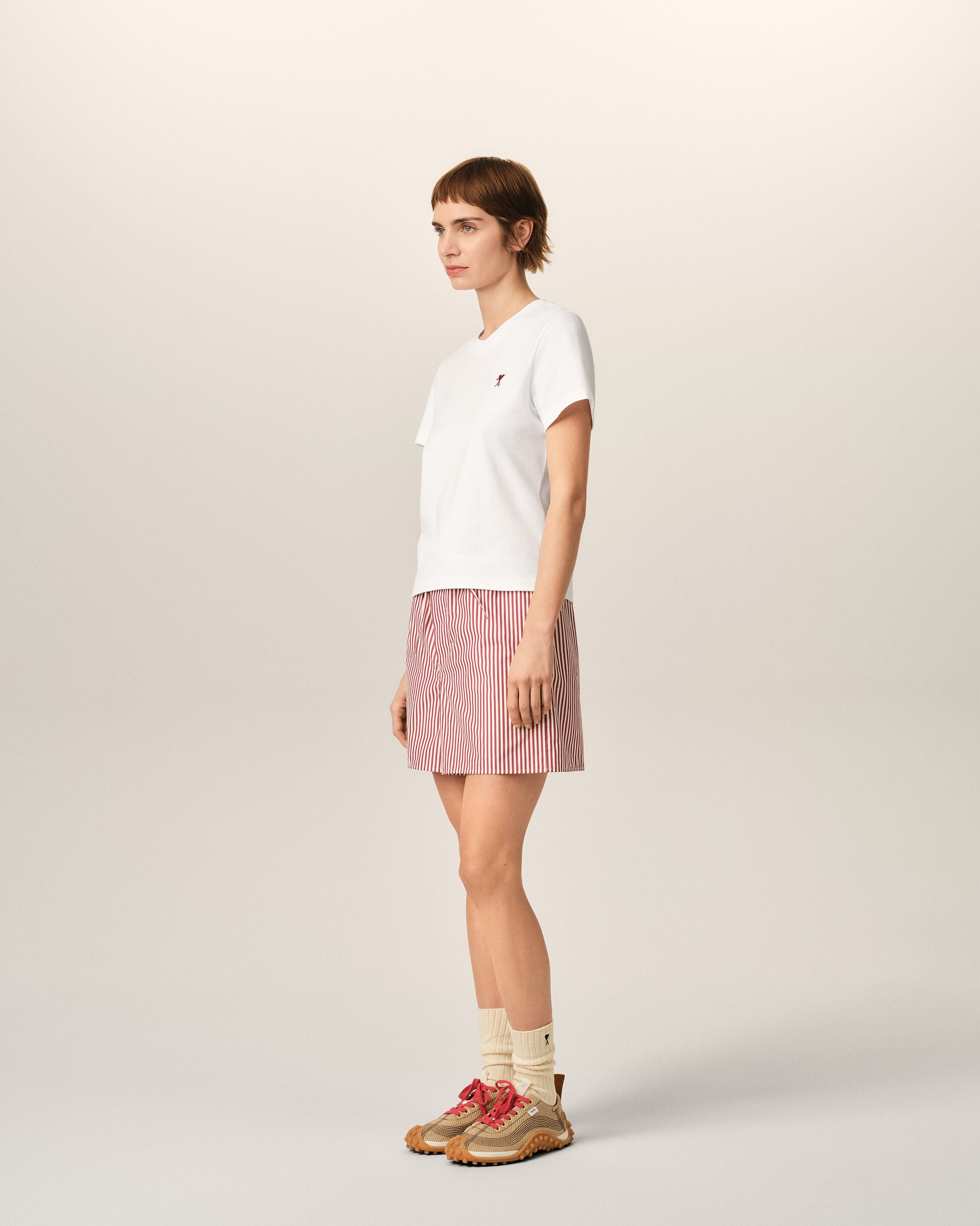 White cotton t-shirt with heart arrow