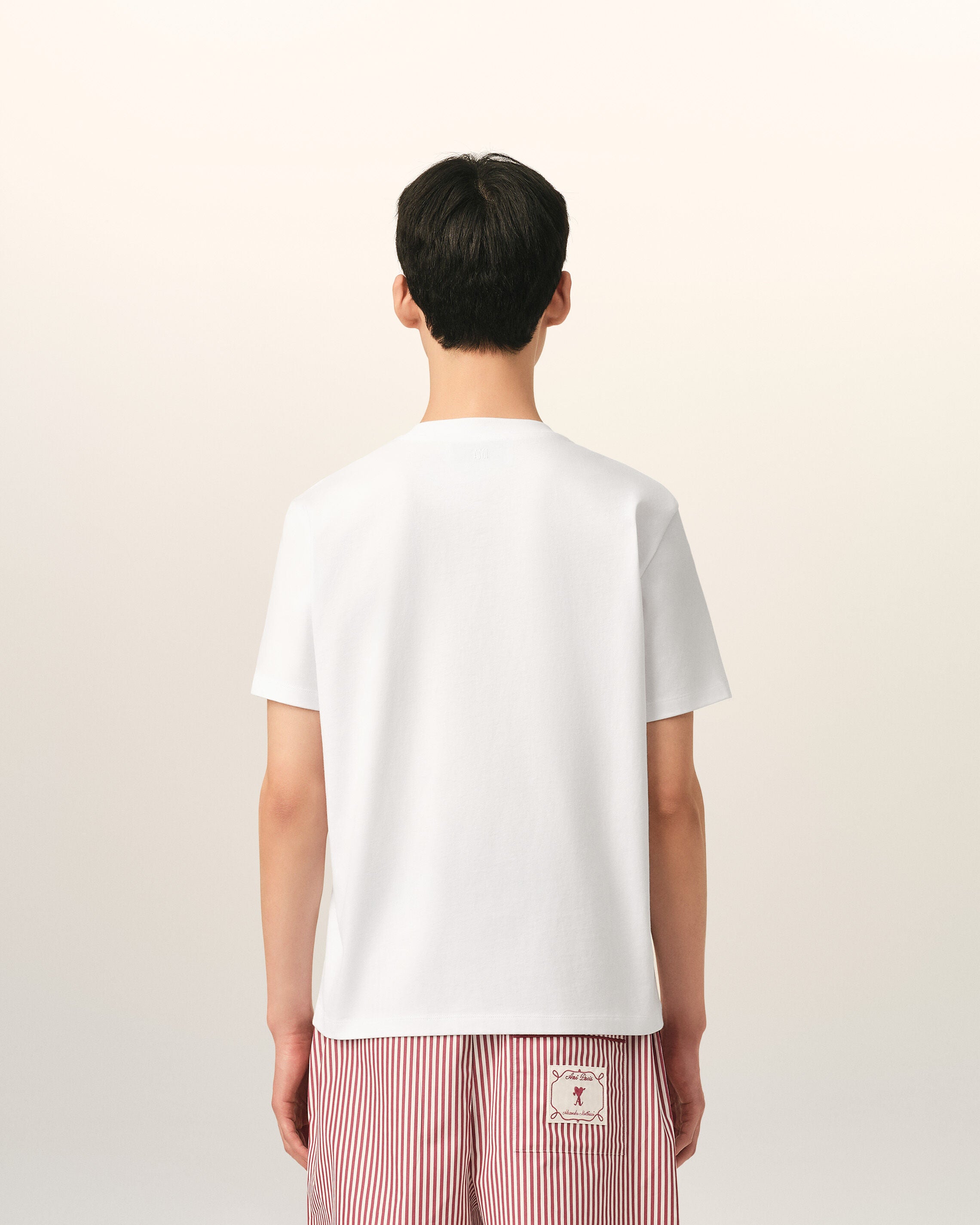 White cotton t-shirt with heart arrow