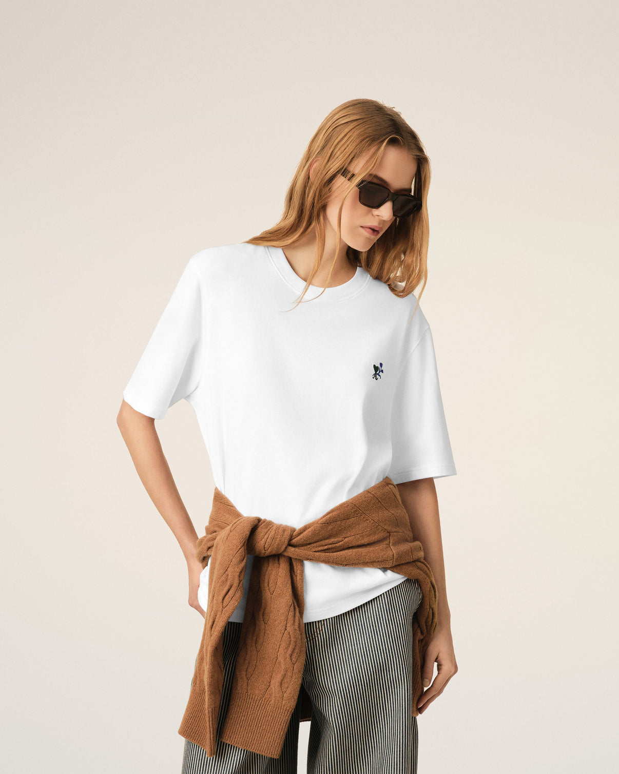 White cotton t-shirt with tulip