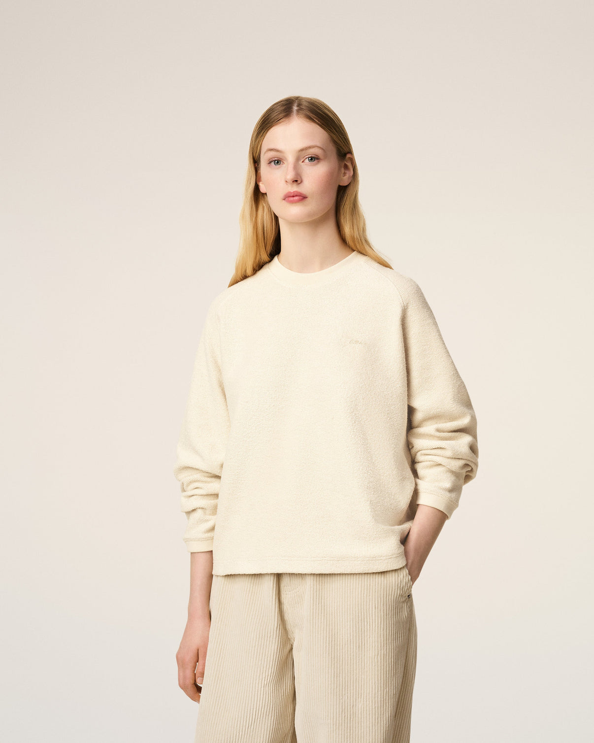 White Leather Raglan Sleeved Crewneck Sweatshirt