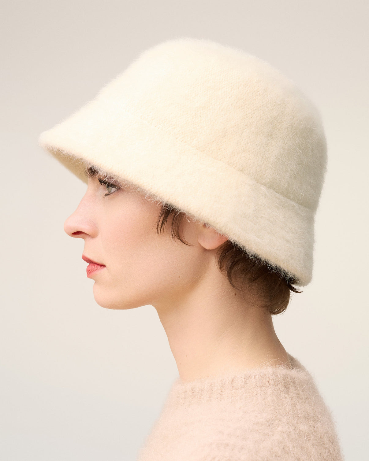White Wool Stud Bucket Hat